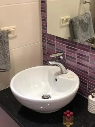 Shehu Hotel