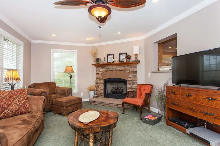 428 Eade Road Home