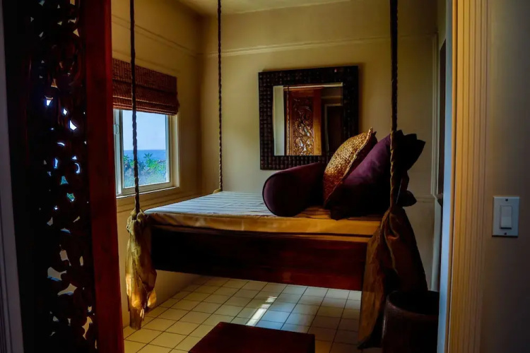 Alii Point Oceanfront by RedAwning