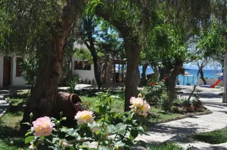 Lysistrata Bungalows