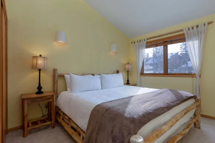 31 Buffalo Drive - 3 Br Townhouse
