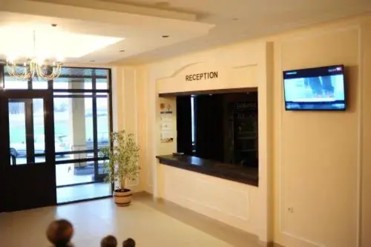 Bona Hotel