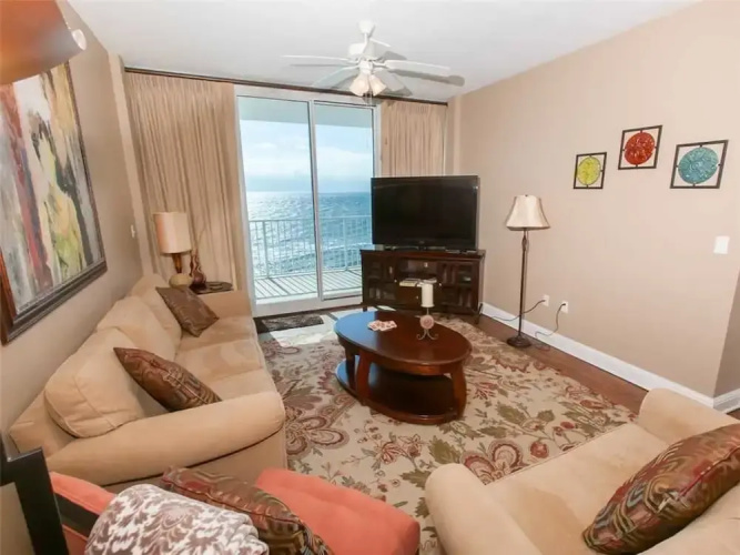 Lighthouse 1014 - 2 Br condo by RedAwning