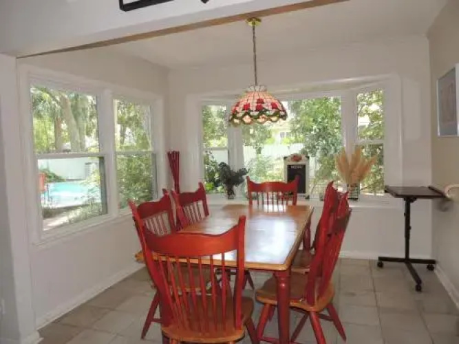 4 Hickory Lane