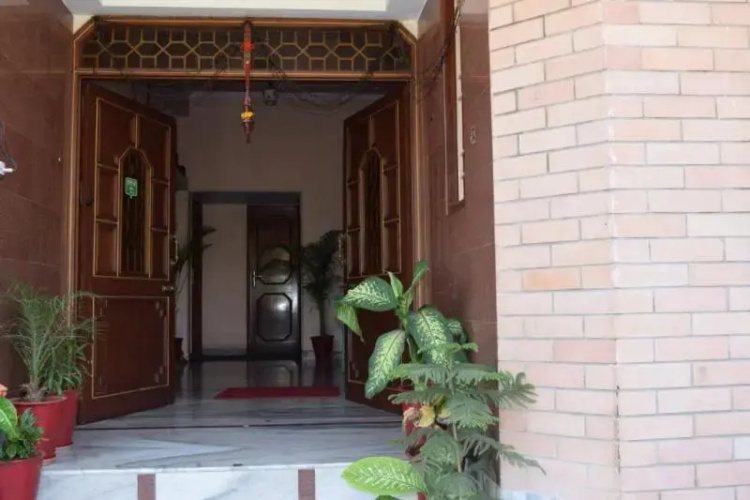 Kriss Residency