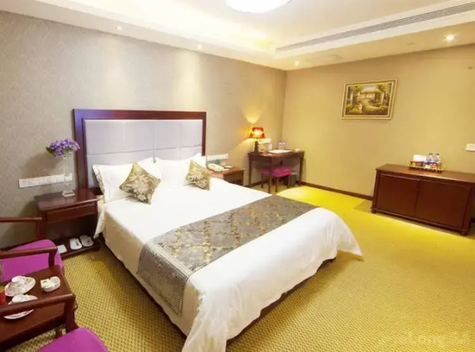 Chunyi Hotel