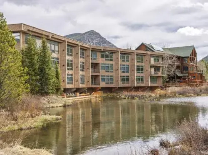 River Bank Lodge 2919