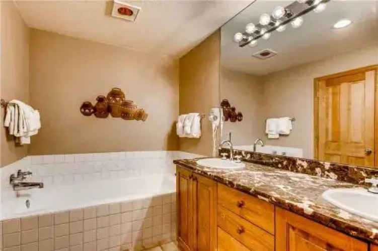 One Breckenridge Place #6
