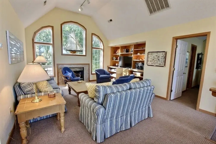 Whispering Pines 9 - 5 Br Home