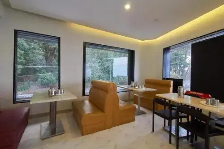 Edassery Cokkers Tower Hotel