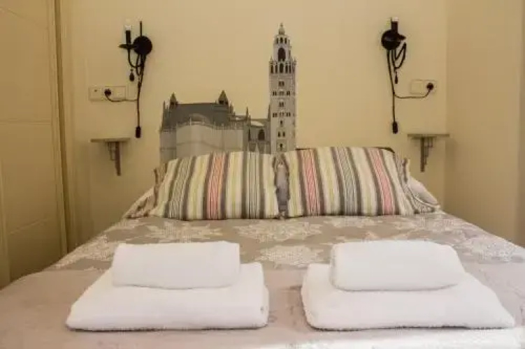Casa con piscina junto a Catedral