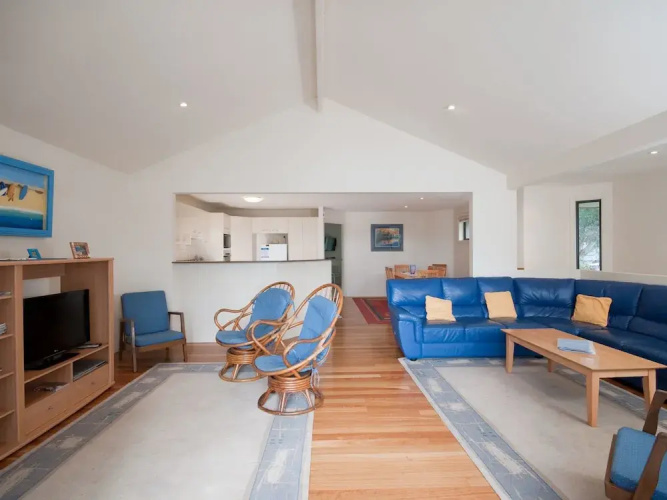 Sandy Point Road, 21A