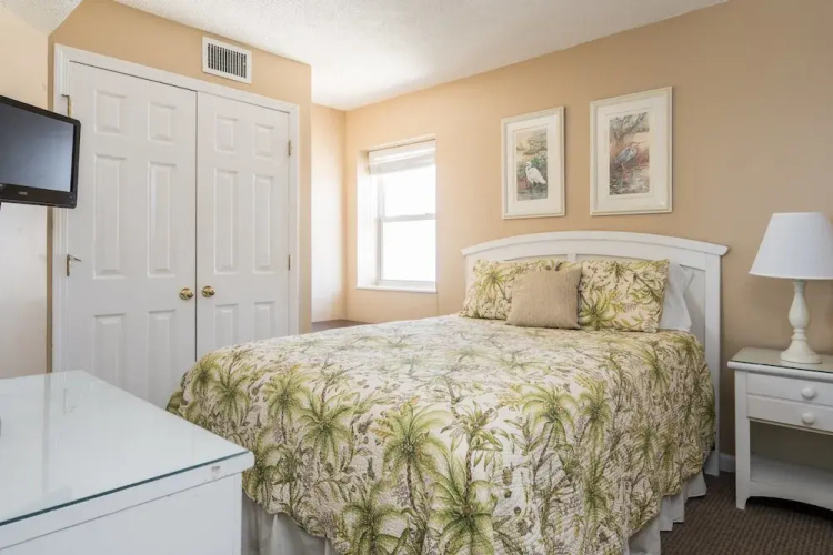 Ashworth - 1601 - 4 Br Condo