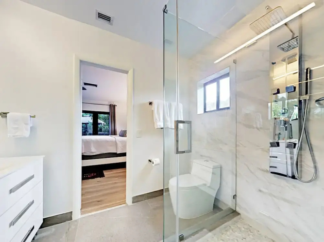 Contemporary - 3 Br Home