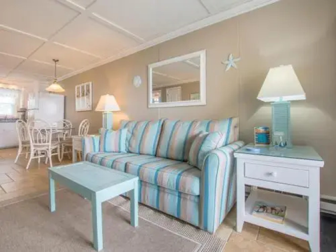 46th St Windjammer 208 1Br Condo