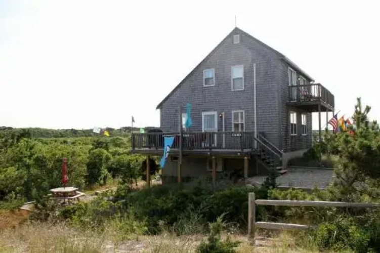361 Shore Rd House - 3 Br home by RedAwning