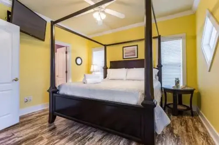 Sun Kissed Cottage 3B - 2 Br Condo