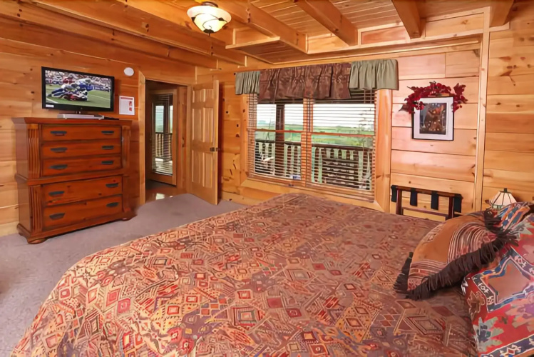 Celebration 4 Br cabin by RedAwning