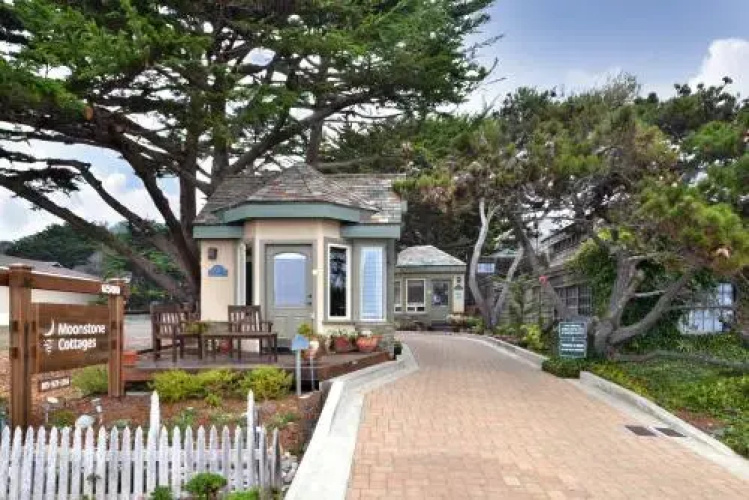Moonstone Cottages