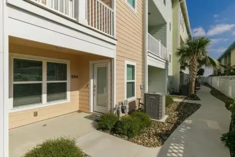 14890 Granada Townhouse Unit 304