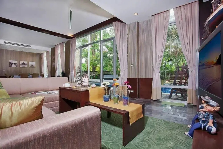 Jomtien Waree 2
