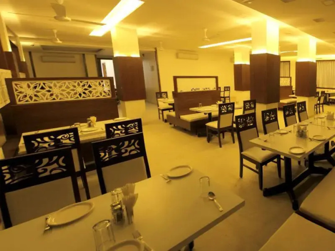 Hotel Raviraj