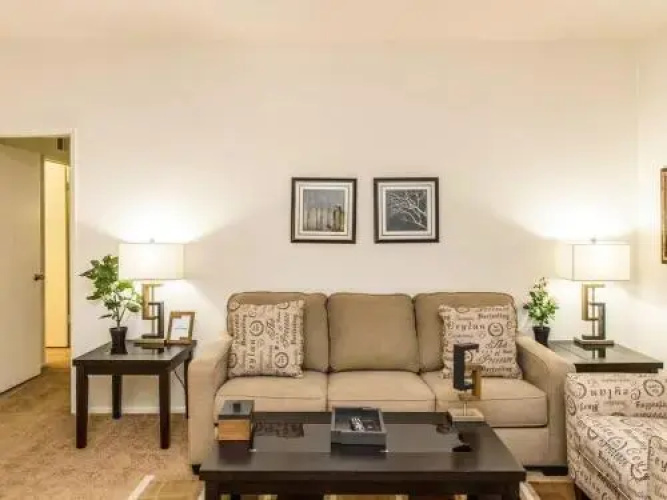 Londonderry Apartment #873933 by RedAwning