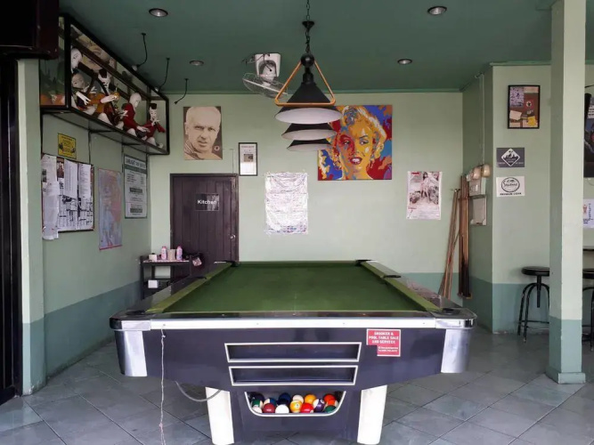 Limelight Guest House and Pub