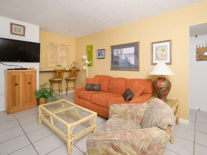400 Plantation Rd Condo Unit 5208 - 2 Br condo by RedAwning