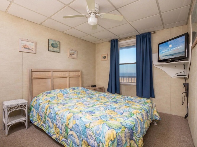 46th St Windjammer 207 1Br Condo