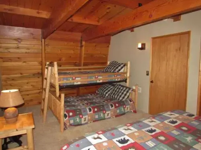 070 Tree Top Cabin