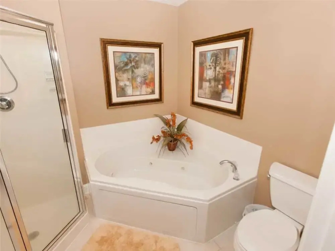 Lighthouse 1014 - 2 Br condo by RedAwning