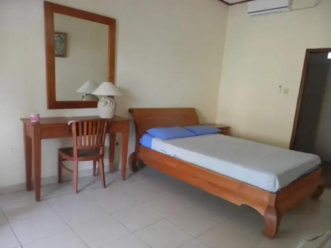 Sunshine Beach Bungalows and Restaurant