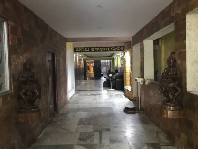 Goroomgo Raghunath Ashram Puri