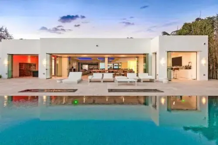 1150 Channel Drive Villa