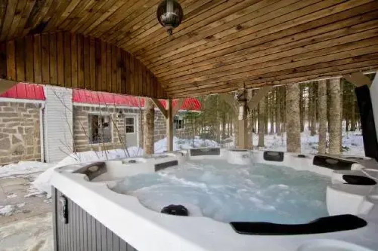 Camping Chalets Spas Pignons Rouges