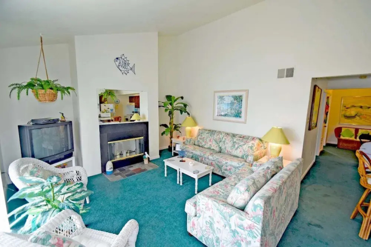 Waterside Six 302 2 Br Condo by RedAwning