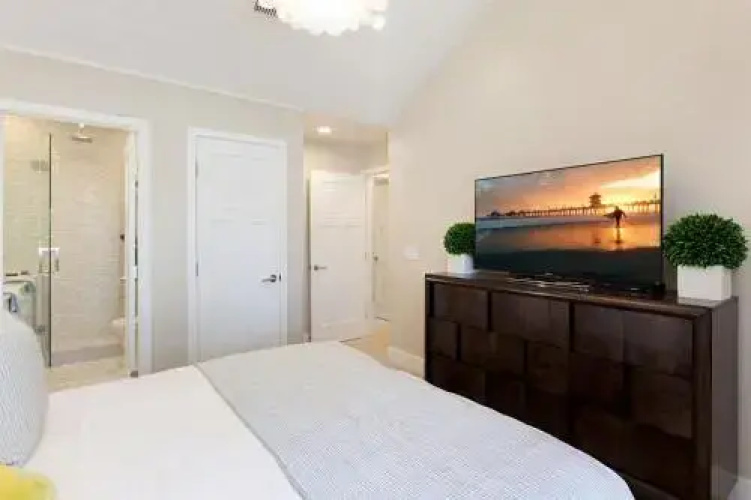 Walnut Apartment 1371 Condo