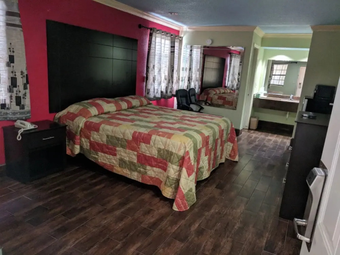 Mustang Inn