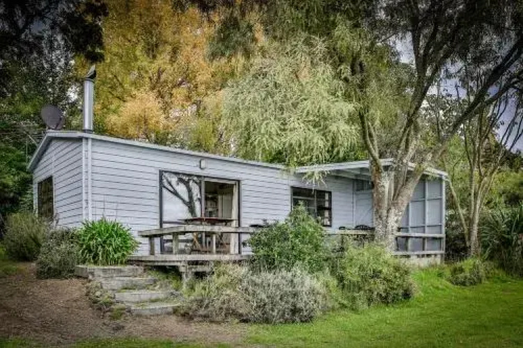 Absolute Lakefront Location