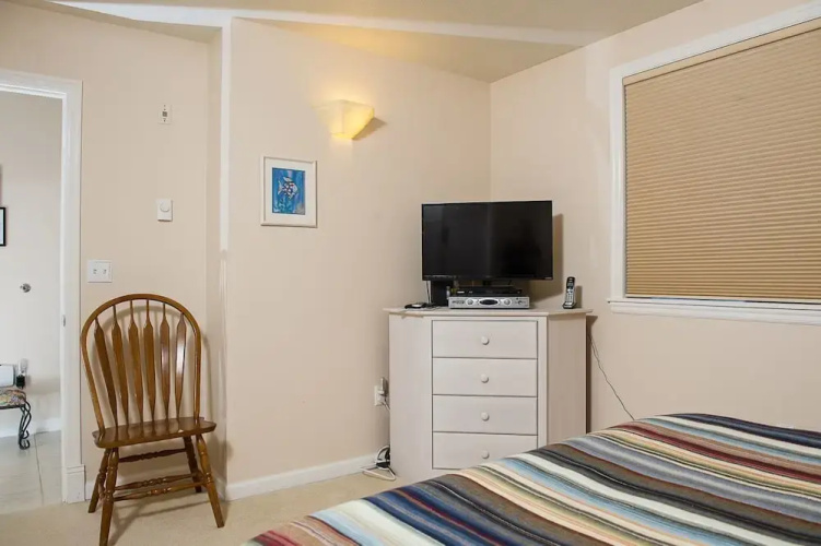Seaview Condos 403 2 Br by RedAwning