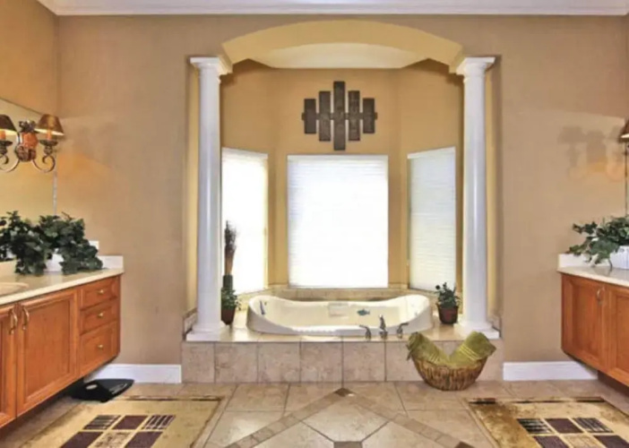 Spacious Mansion Escape