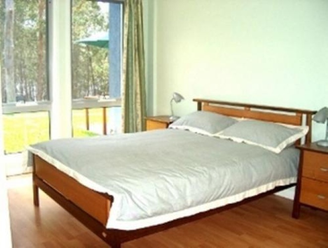 Lakeshore Lodge