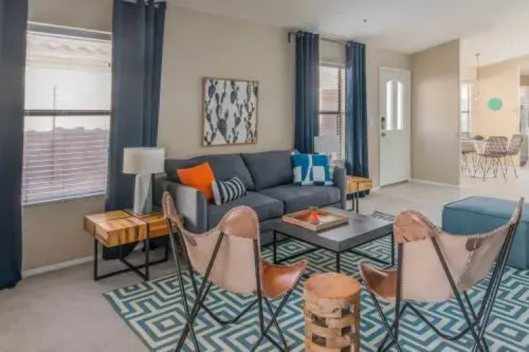 3BR Home Great Backyard by WanderJaunt
