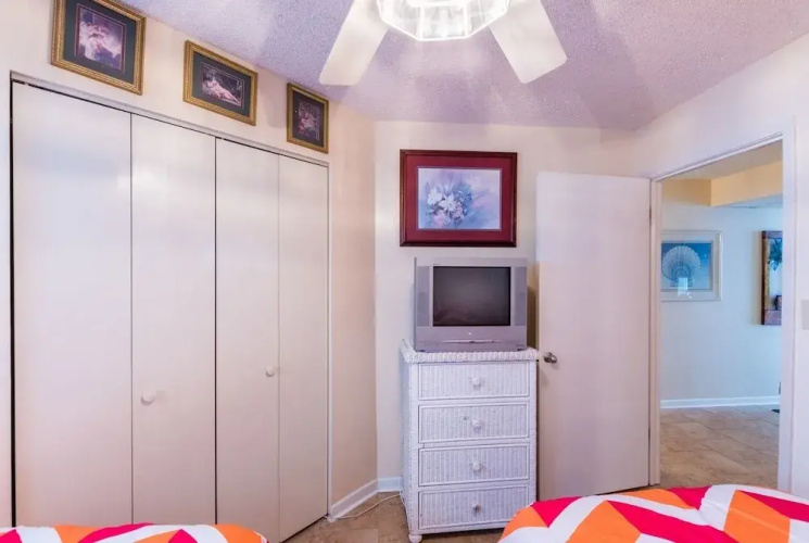 AquaVista West 804 - 2 Br condo by RedAwning