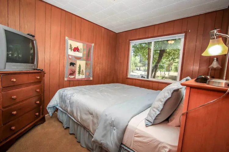 1554 - Owl Pine Cabin