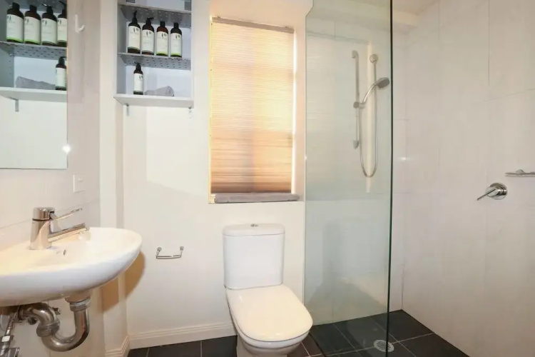 2 Beds 2 Baths Free Carpark behind State Library