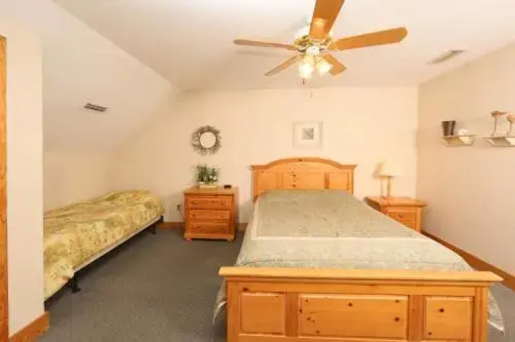 Briarstone Lodge Condo 13F by RedAwning
