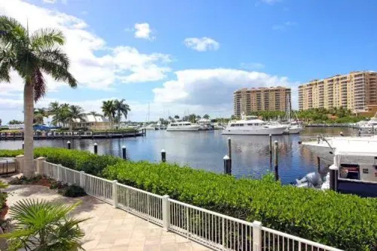 Waterfront Villa Id5218