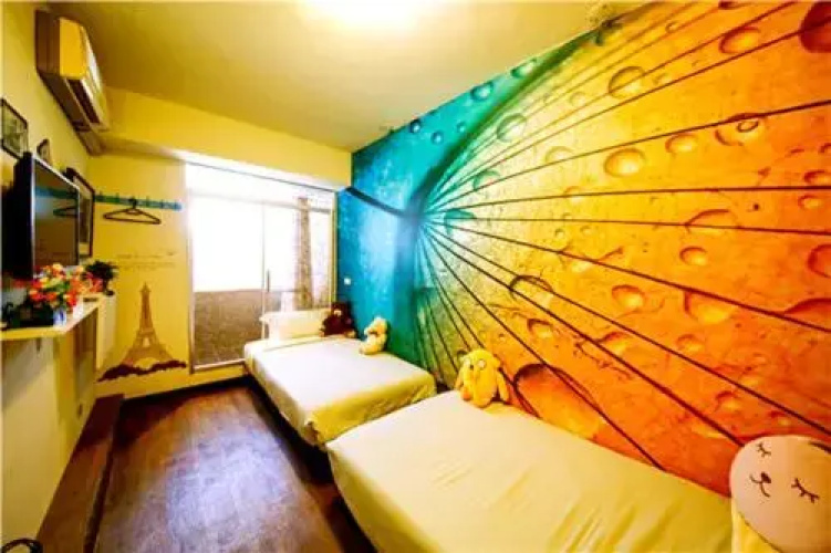 Tainan Station B&B